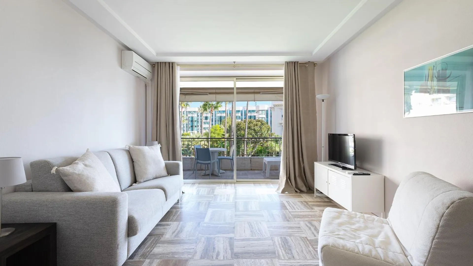 Agence des Résidences - Appartements privés du Grand Hotel - SUPERIEUR Cannes 0*,